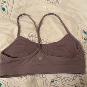 Flow Y lululemon sports bra - size 8